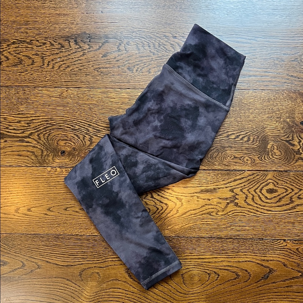 Fleo Charcoal Tie-Dye Leggings